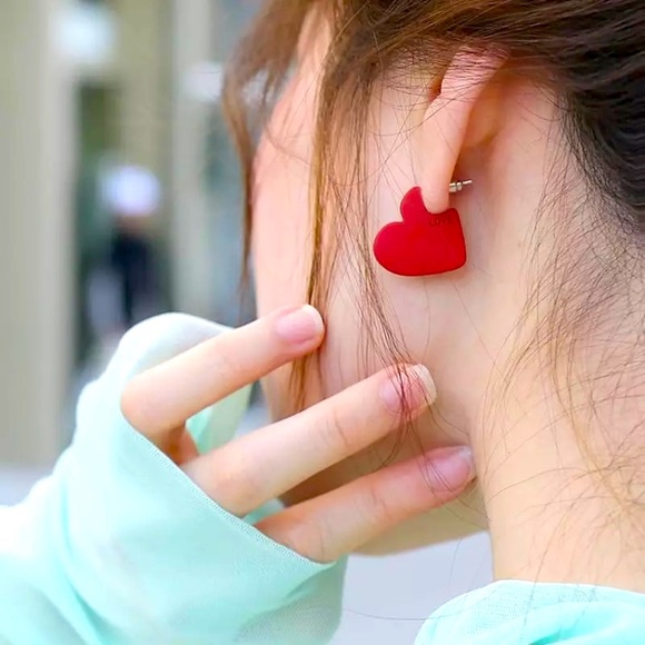 “Hopeful Romantic” Heart Cutout Love Stud Earrings - Picture 8 of 9